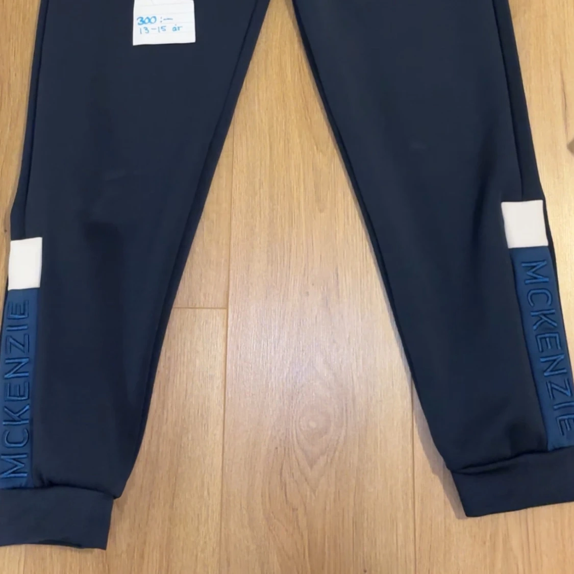 Mörkblåa mjukisbyxor från McKenzie - 90