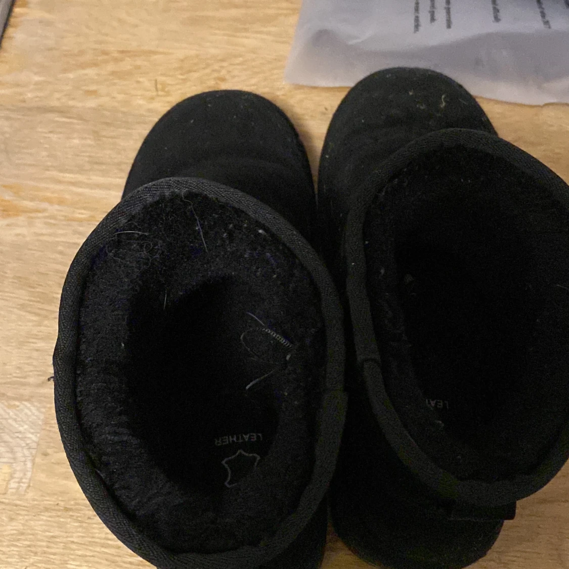 Svarta boots i uggs  - 90