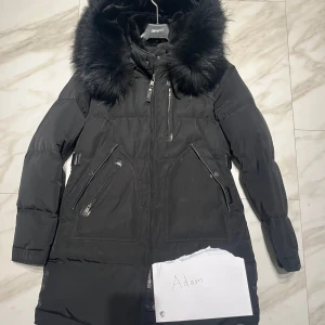 Cedrico dam vinterjacka  - Storlek XS  Skick 8/10 