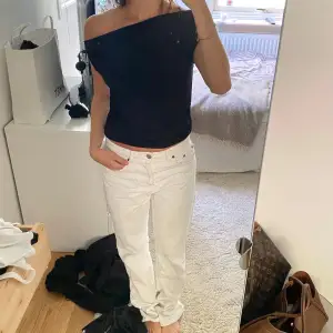 Vita jeans från zara med medelhög midja