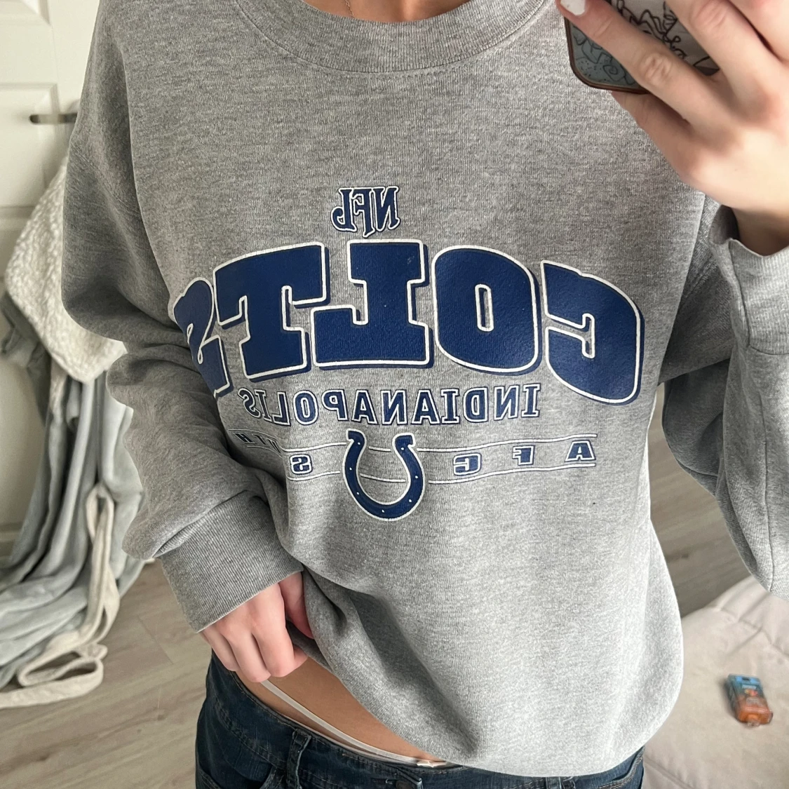 Sweatshirt