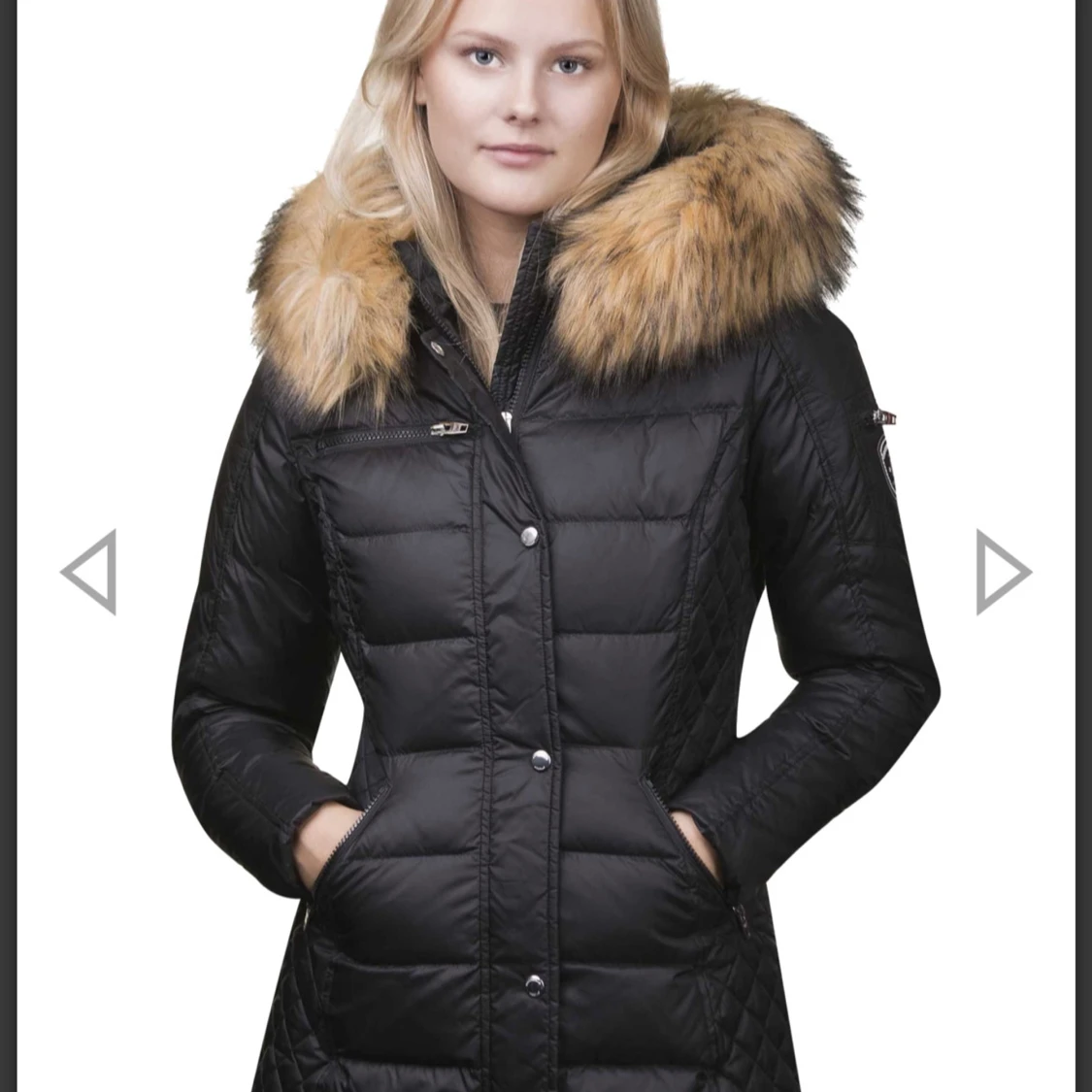 Svart dunjacka med pälskrage