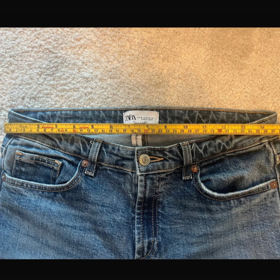 Blå bootcut jeans från Zara - 91