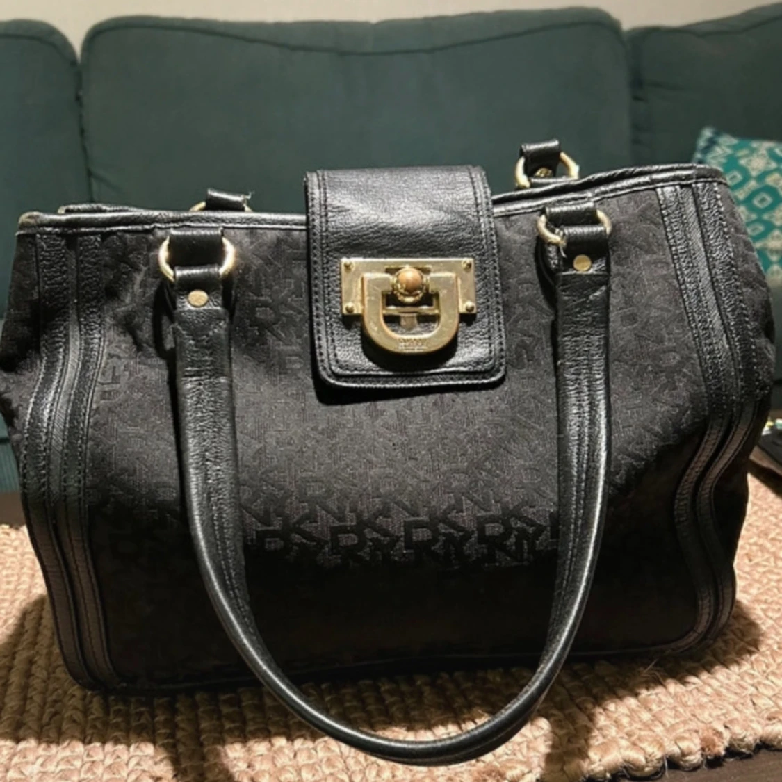 Svart handväska från DKNY