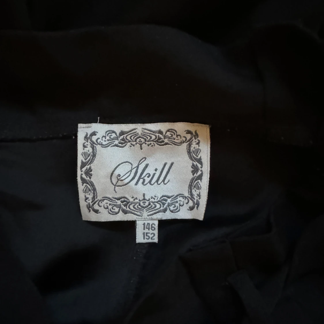 Svarta byxor från Skill - 91