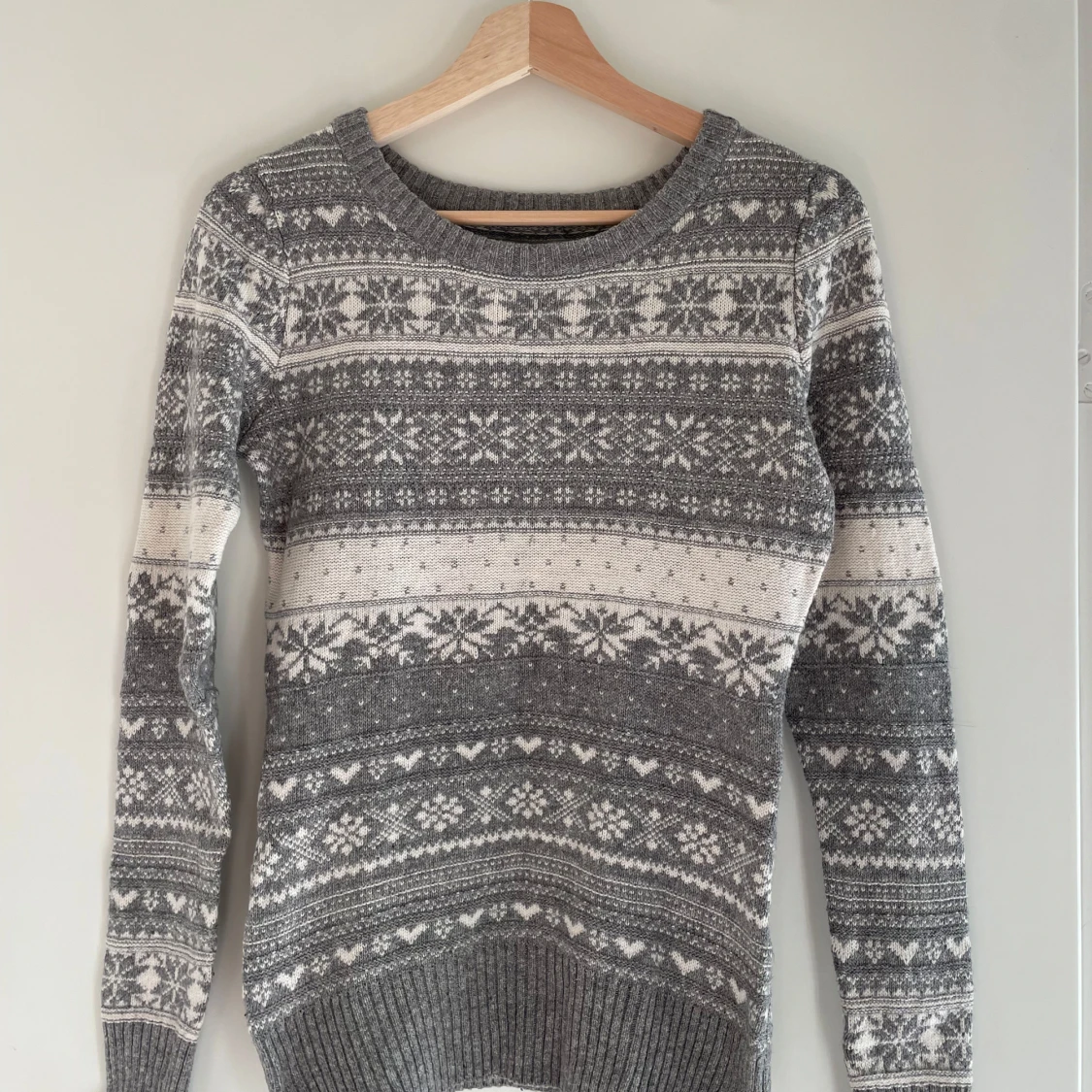 Grå stickad tröja från H&M