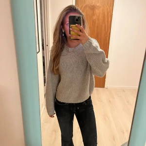 Grå stickad tröja - Gosig grå stickad tröja från hm