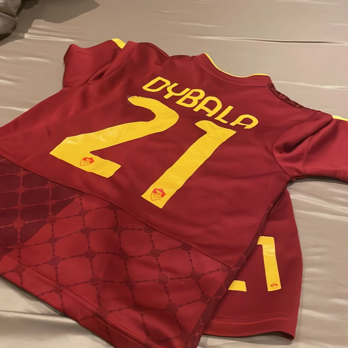 Röd AS Roma fotbollströja med shorts - 93