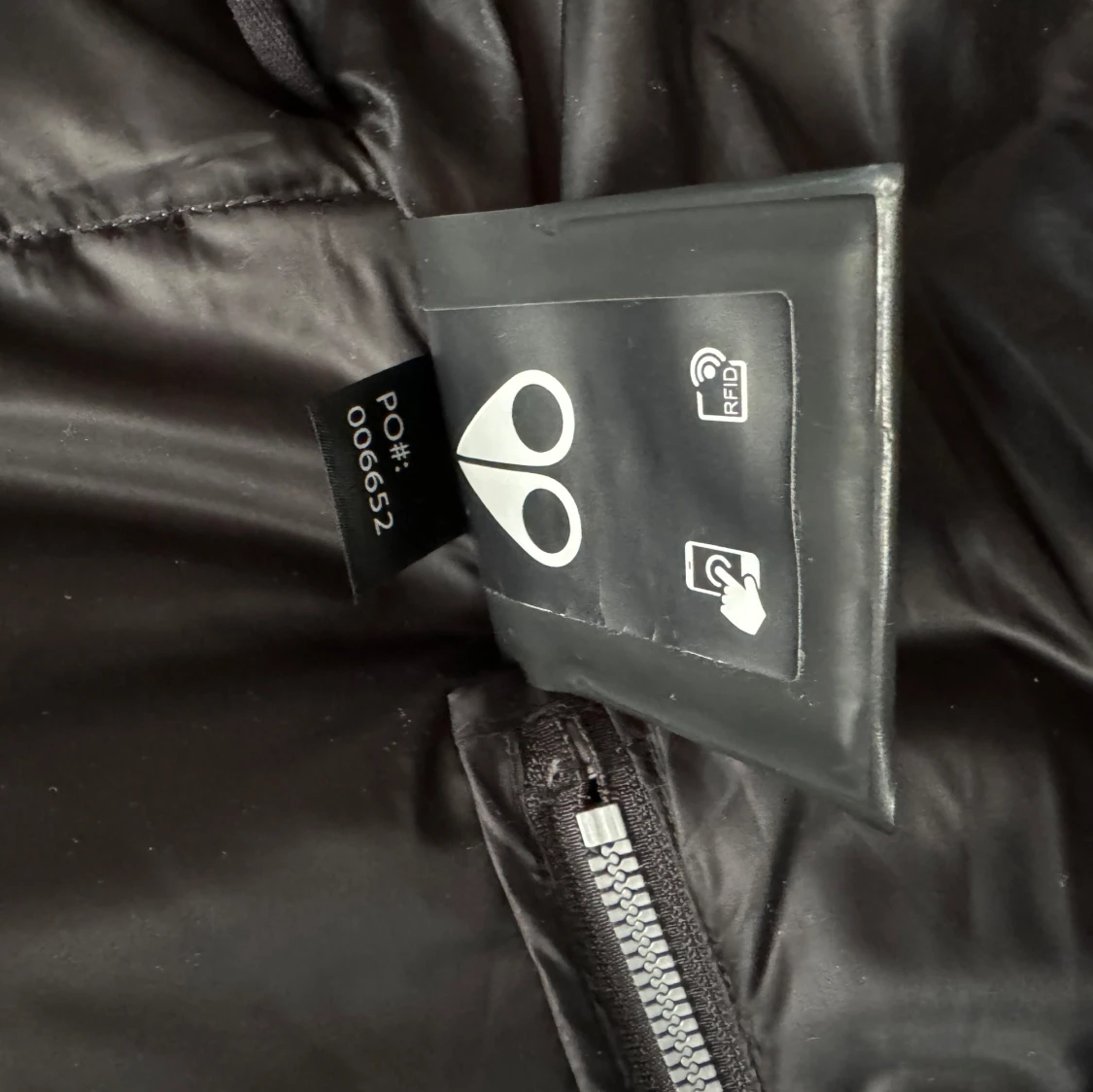 Grå dunjacka från Moose Knuckles - 93