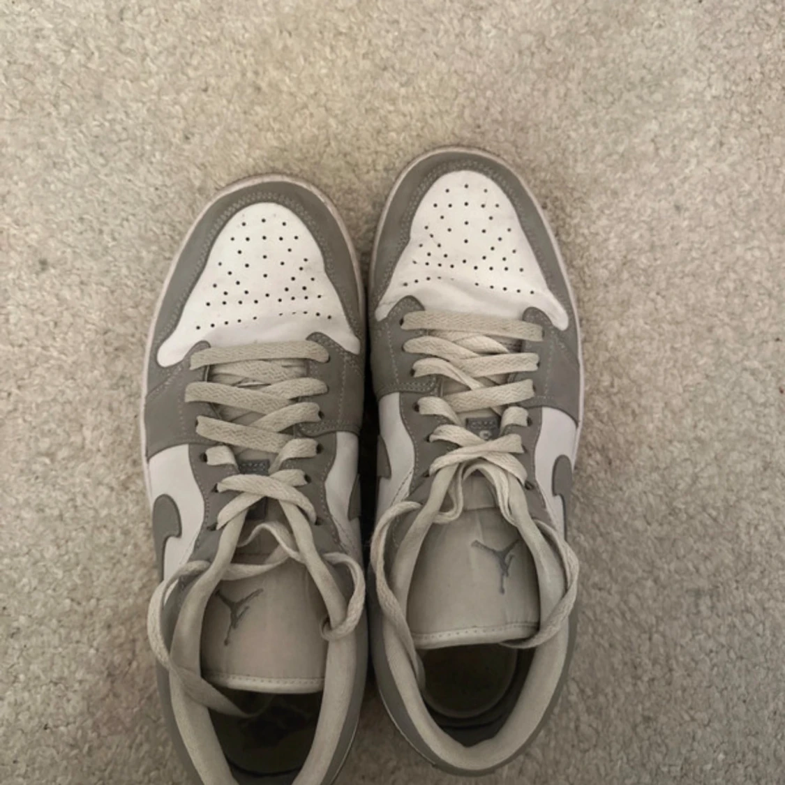 Nike Air Jordan i grått och vitt - 93