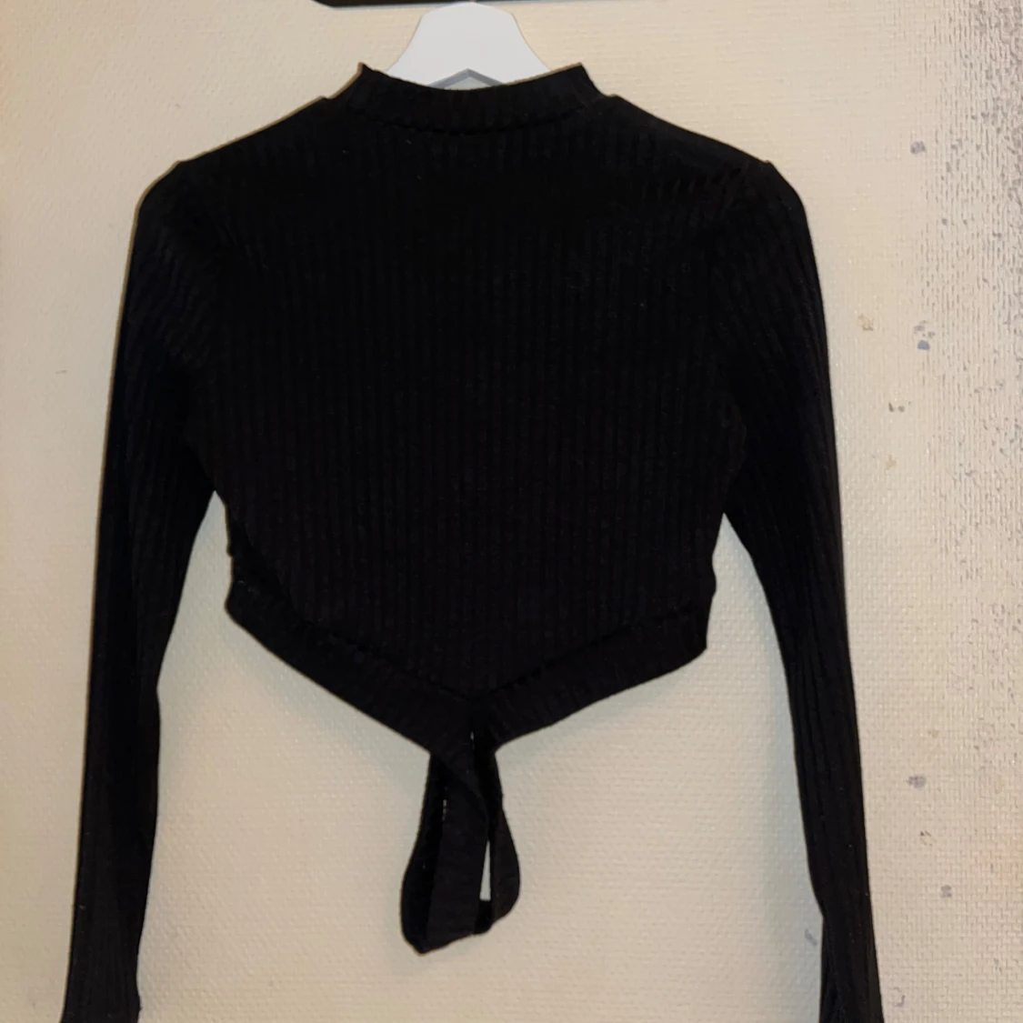 Svart ribbad topp från Shein - 90