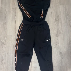 Nike tracksuit - Mycket bra skick