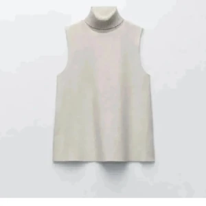 Grå ärmlös polotröja - Grå polotröja från zara i strl S❤️