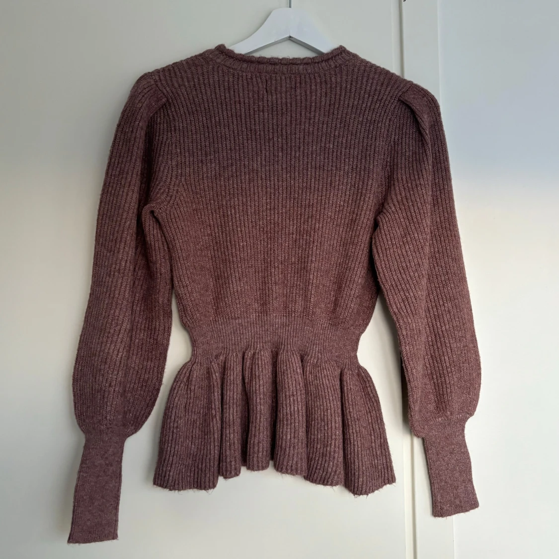 Oanvänd stickad tröja - 91