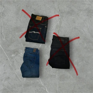 Nudie jeans/Replay Jeans - OBS: Varje byxa har en individuell, köp inte denna!!! Ljus blåa Längst ned - Replay Jeans - Storlek 26/30                                                                      Om du rullar ned på skärmen tills du ser medlemmens artiklar så kan du se artikeln som du är intresserad av. Eller kan du gå in pả min profil och sedan leta efter artikeln som du är intresserad av.