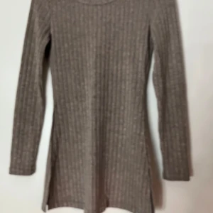 Mys set från SHEIN - Storlek Xs, använd fåtal gånger. Beige och svart, pris kan diskuteras! 200kr för båda setten