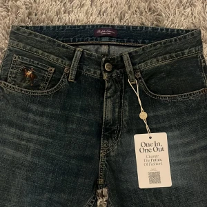  Ralph Lauren Purple Label Jeans - Exklusiva jeans från Ralph laurens lyx linje Purple Label. Storlek 29/32. Skick 9/10. Passar om man är mellan 175-182