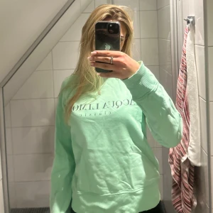 grön tröja från Acqua Limone - Superfin tröja från Acqua Limone, i nyskick!!💕💕