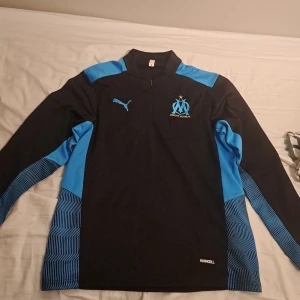 Marseille tröja - Perfekt skick utom storlekslappen Passar M/L för herr