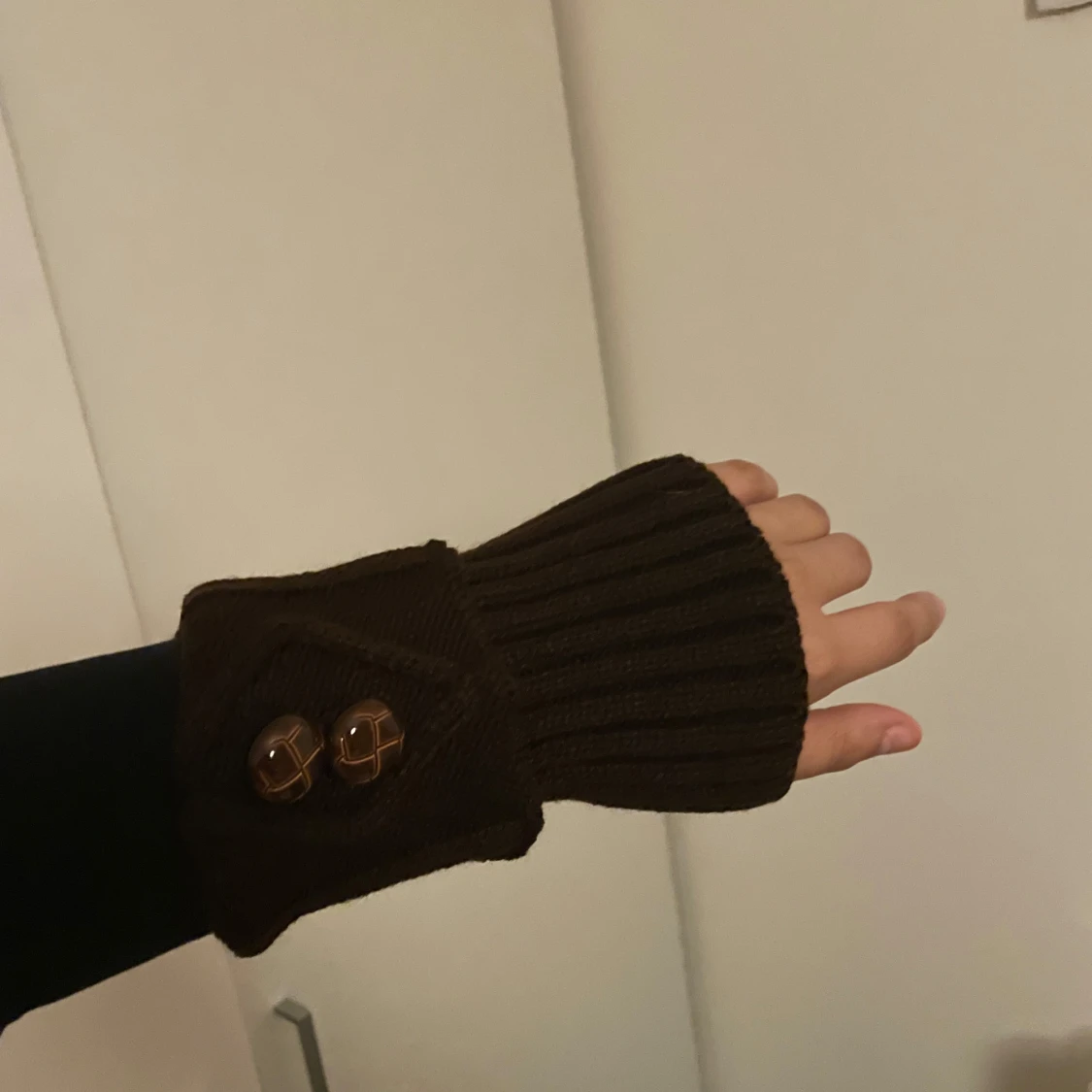 Stickade handleds vantar  - 90