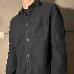 Morris overshirt  - Rikgit fin overskirt, skön material och så ligger den fint, pris kan diskuteras‼️🙌 Modell 175  Storlek M  Skick 9/10 