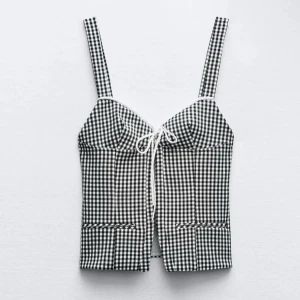 Rutig korsett topp!  - Superfin slutsåld korsett topp från Zara!💕  Nyskick😊 Pris kan diskuteras!!