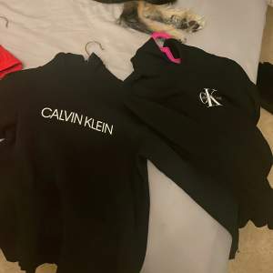 Två stycka calvien klein hoodies strorlek M på båda. Orginal pris 1.200 kr