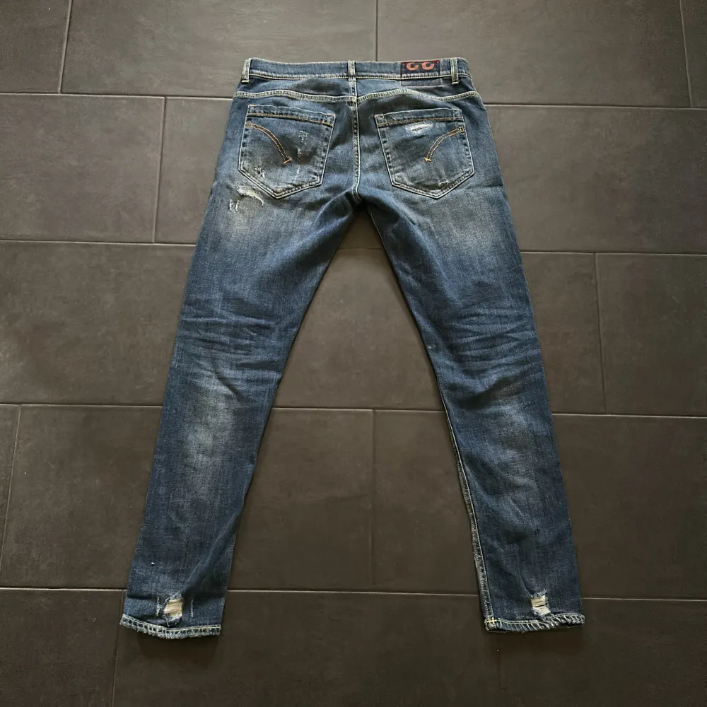 Modell George storlek 33 skick 10/10 . Jeans & Byxor.