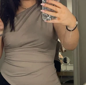 Topp - Använt 1 gång säljer den då den som sagt inte kommer till avmvändning  