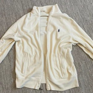 Vit Full Zip Ralph Lauren - Skitsnygg vit Ralph Lauren Full Zip