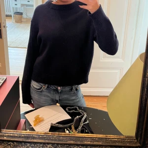 Stickad Arket tröja  - Säljer denna jättemysiga stickade tröjan från Arket då jag inte använder den längre! 💞💞