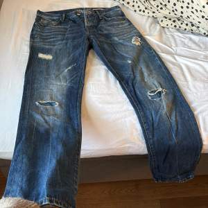 Superfina jeans! Står midwaist men jag personligen tycker att de sitter lågmidjat💕