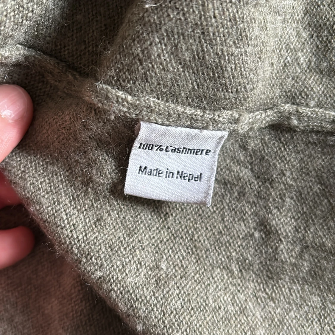 Grå kashmirtröja från TAUP - 91
