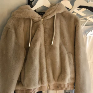 Dunjacka  - Bra skick. Höstlig jacka.