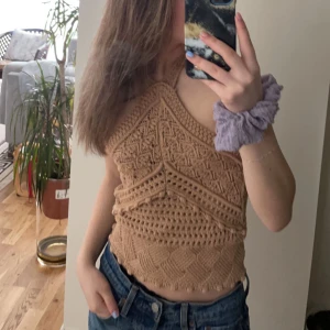 Snygg topp - Säljer denna finna toppen från zara som är slutsålt !🥰