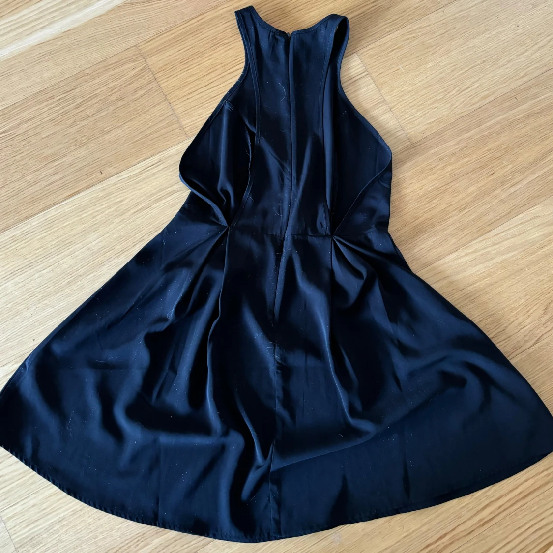 Svart ärmlös klänning - 90