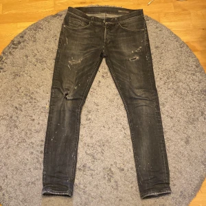 Dondup Jeans - Tja, säljer nu dessa galet feta dondup George i storlek 33! Hör av dig vid frågor eller funderingar!