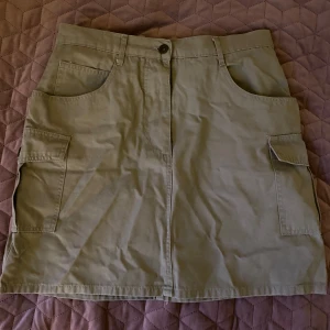 Cargo kjol  - Super snygg cargo kjol😉💕 inga defekter förekommer🫢😏