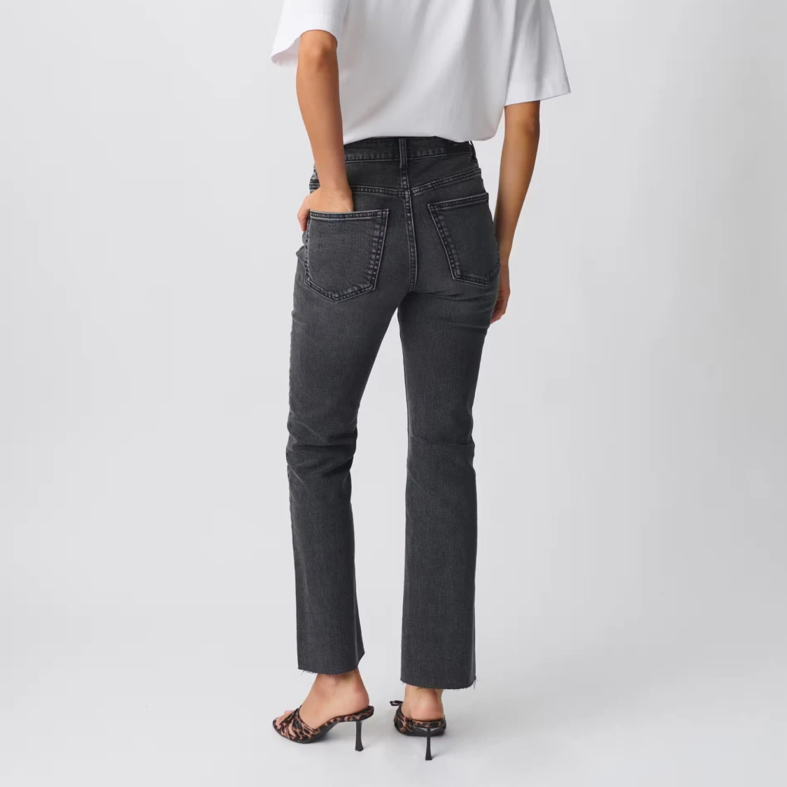 Grå croppade jeans - 90