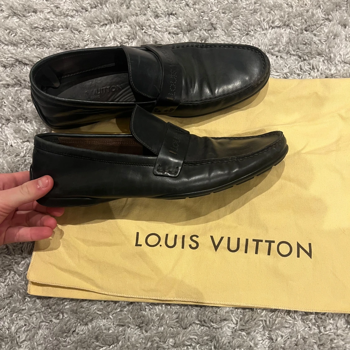 Svarta loafers från Louis Vuitton - 90