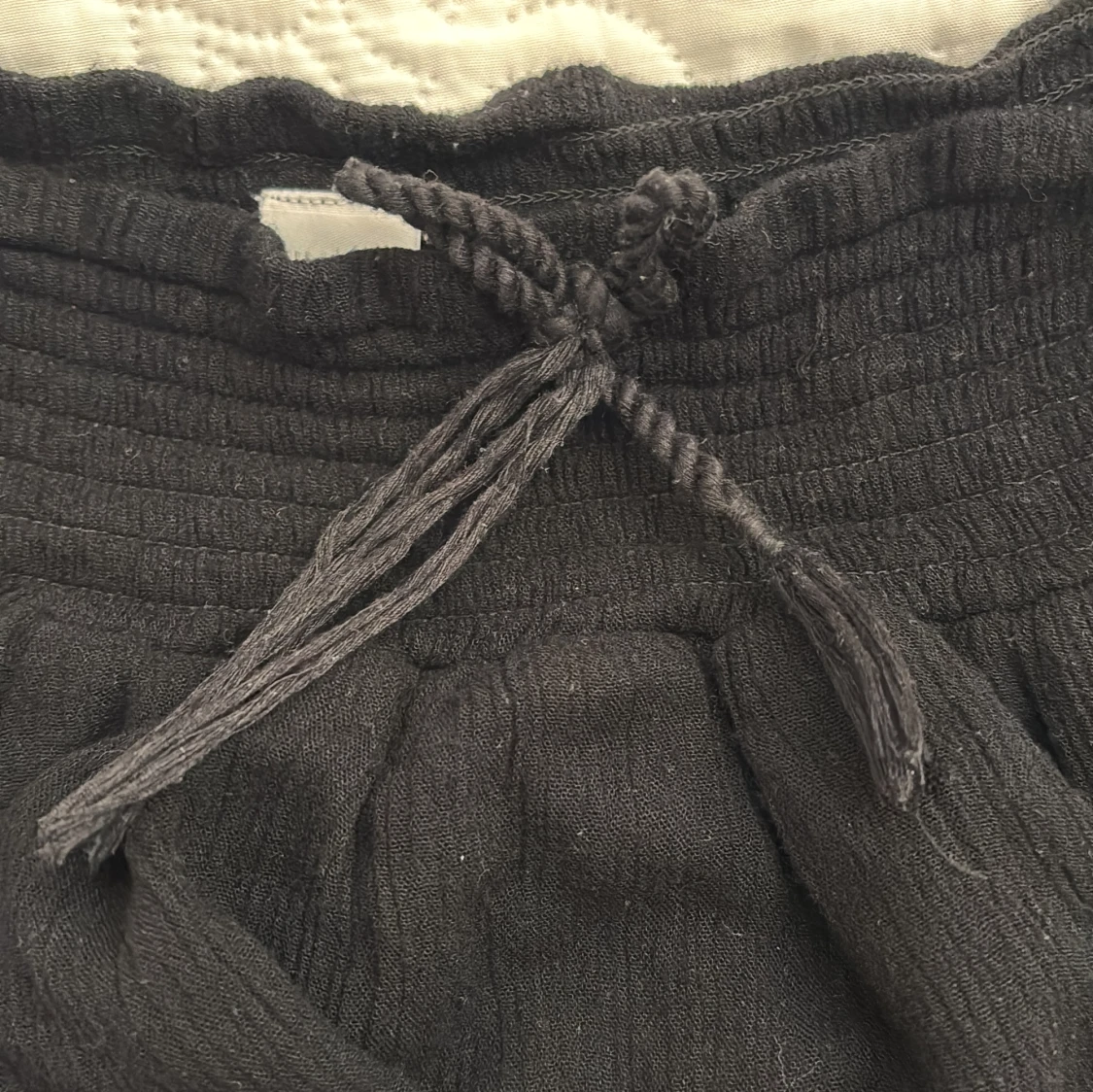 Svart kjol från Lindex - 93