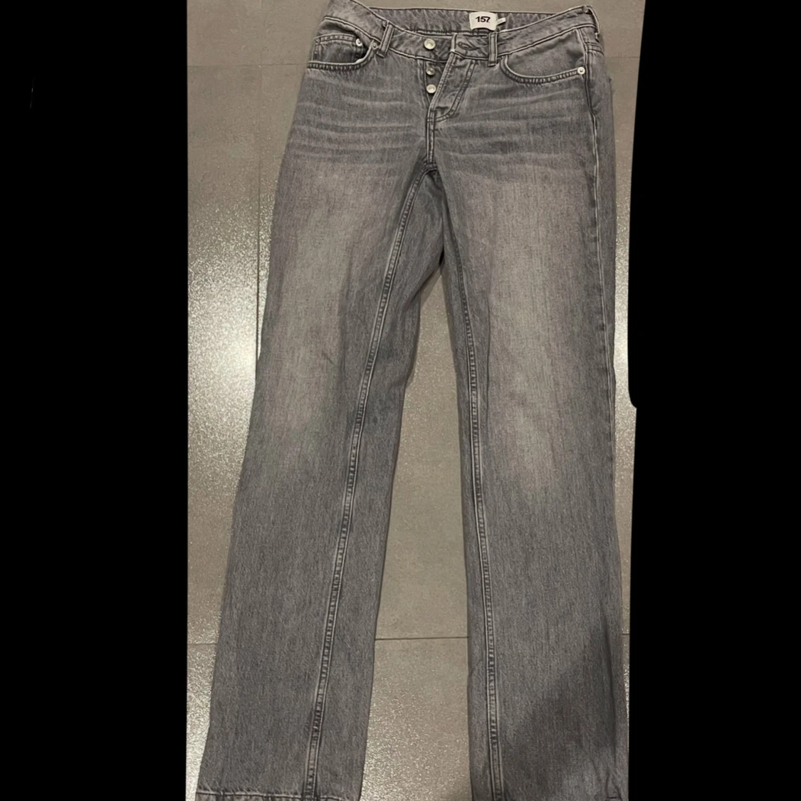 Gråa straight jeans från lager 157
