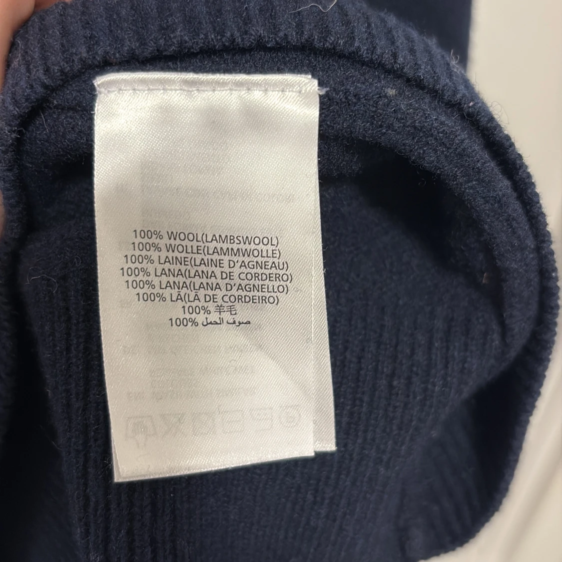 Mörkblå stickad tröja från GANT - 92