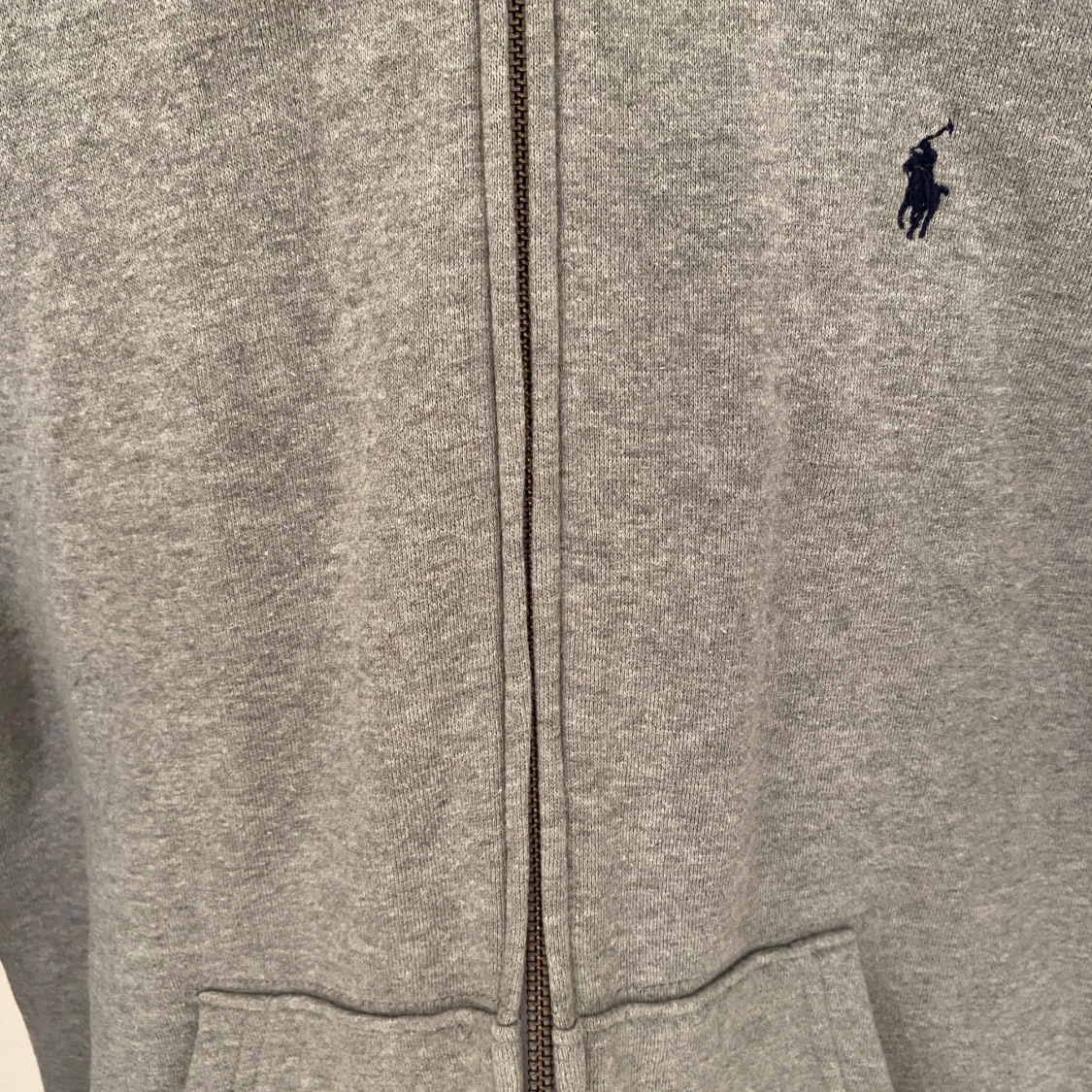 Grå hoodie från Ralph Lauren - 91