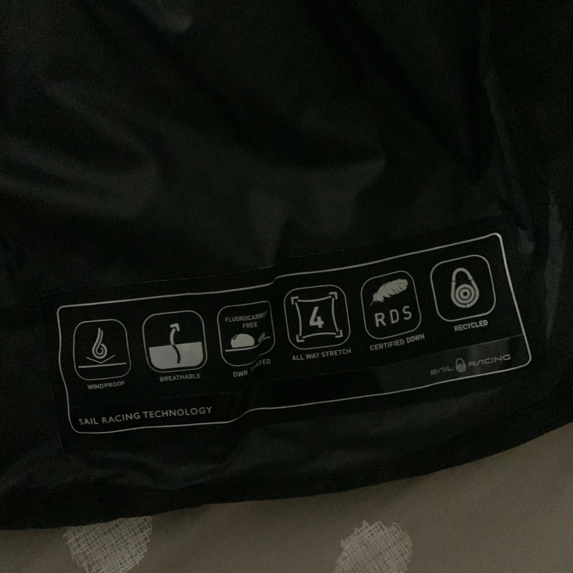 Svart dunjacka från Sail Racing - 93