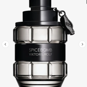 Spicebomb från Viktor & Rolf - • ungefär 45 ml kvar • luktar starkt och kryddigt • perfekt för vintern
