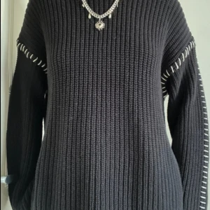 Stickad tröja  - Superfin tröja från Gina! Helt slutsåld. Jättebra skick 