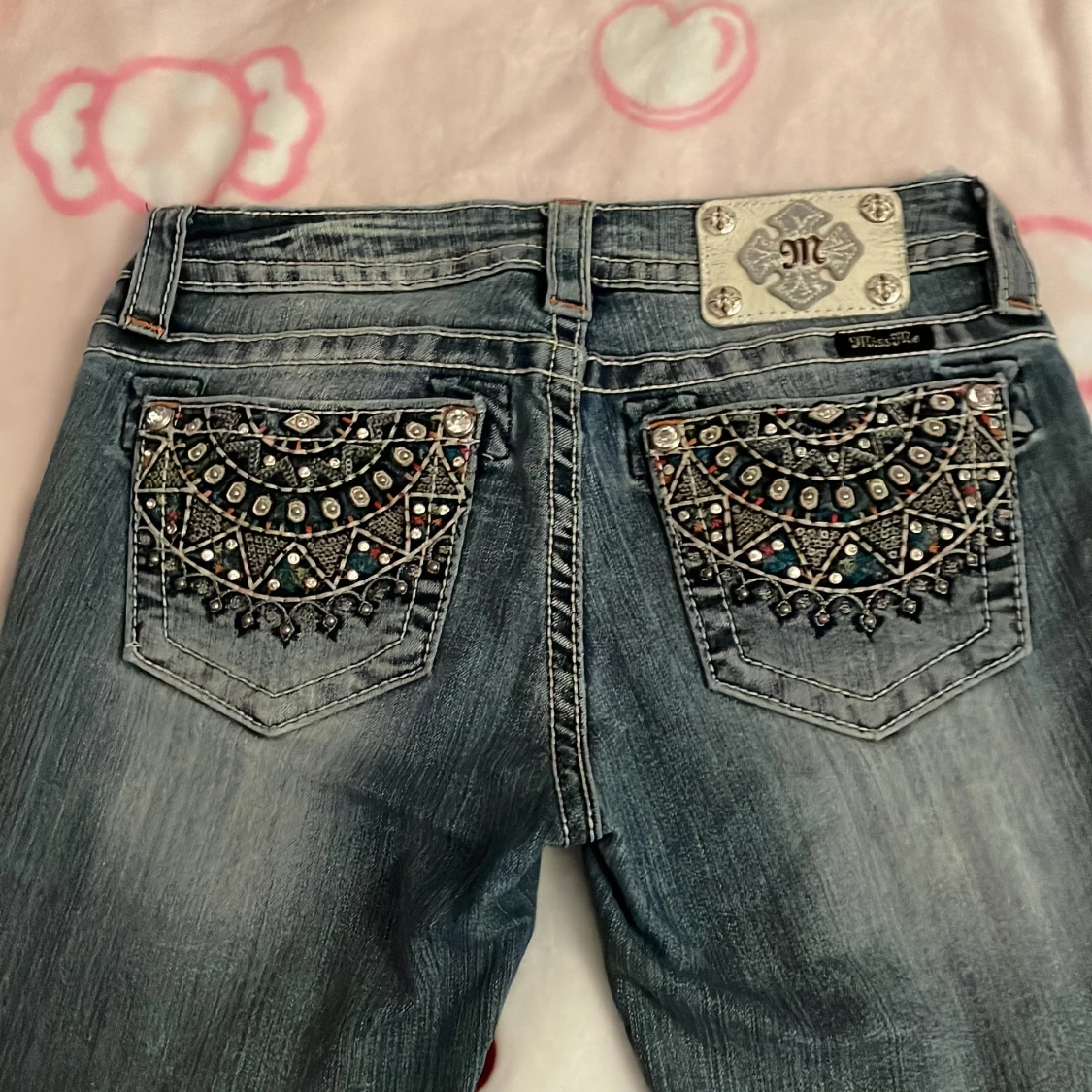 Blå miss me jeans - 90