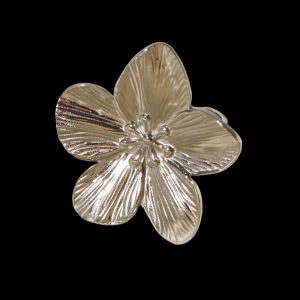 Blom Ring - Fin Blom ring Finns i Guld/Silver Justerbar  89kr/st eller 169kr för två! Modell 160