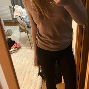 Beige långärmad tröja - Jättefin tröja!!